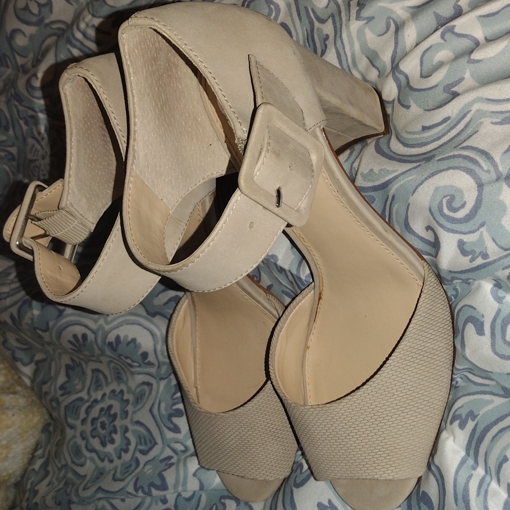 NWOB Vince Camuto  Sandals